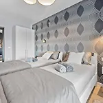 House Kristina 度假居 *